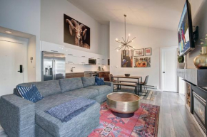 Flying Dutchman 1188 by SummitCove Lodging